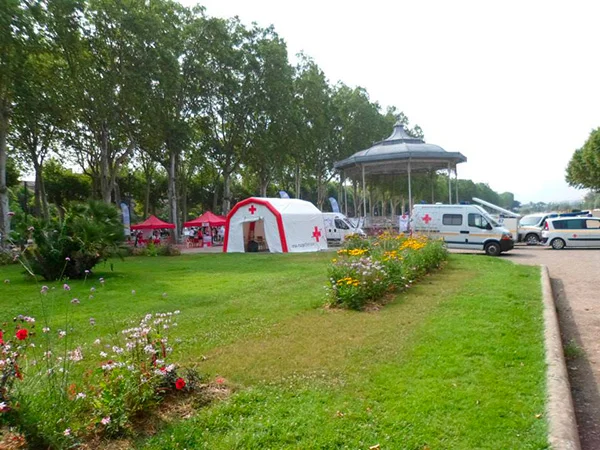 Tente de secours gonflable La Croix Rouge