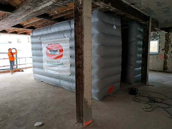 Panneaux Acoustiques Gonflables : Une Solution Innovante pour le Confinement du Bruit sur les Chantiers